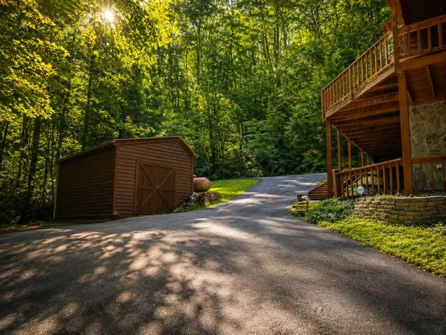 550 Ross Road, Mineral Bluff, GA 30559