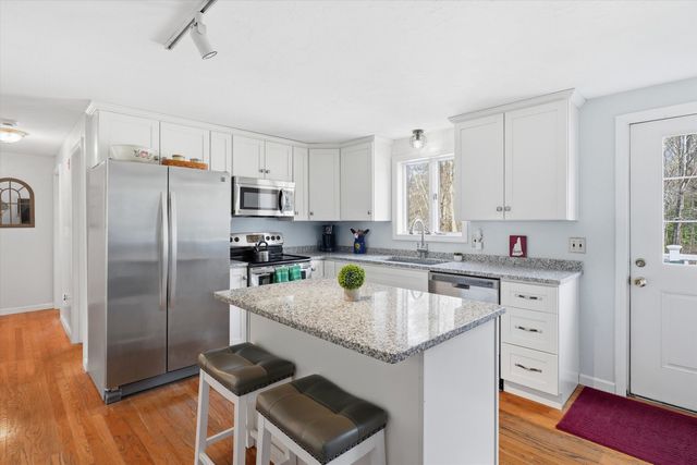 87 Overledge Extension, Derry, NH 03038