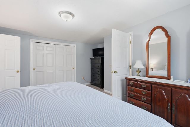 87 Overledge Extension, Derry, NH 03038