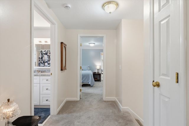 87 Overledge Extension, Derry, NH 03038