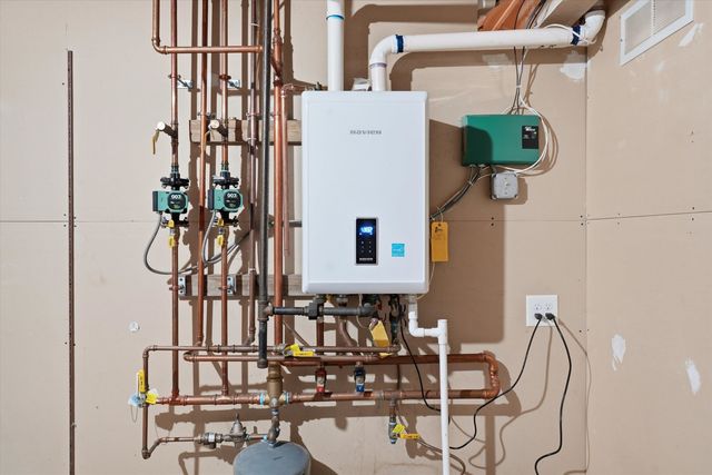 87 Overledge Extension, Derry, NH 03038