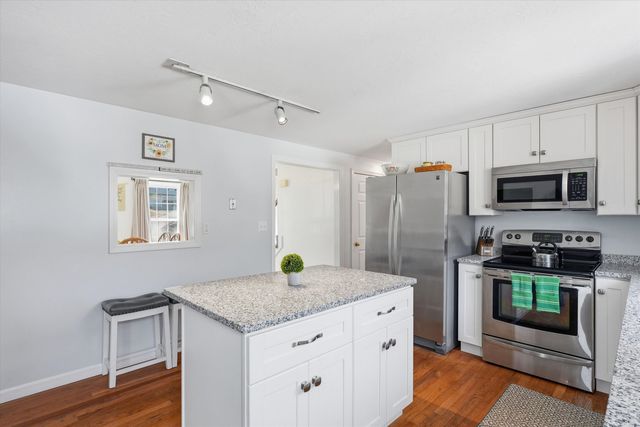 87 Overledge Extension, Derry, NH 03038