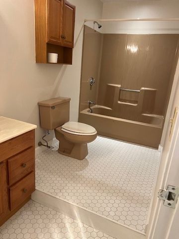 444 woodward Road 3, North Providence, RI 02904