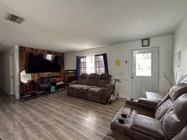 39219 5TH AVENUE, Zephyrhills, FL 33542