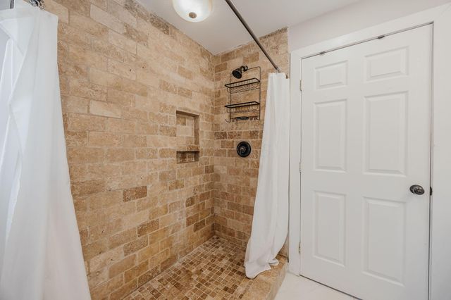 144 Cedar Alley, Columbus, OH 43215