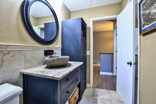 174 Shaker Heights Lane, Crestview Hills, KY 41017