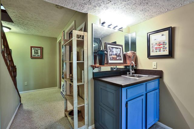 174 Shaker Heights Lane, Crestview Hills, KY 41017