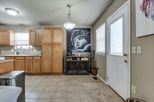 401 Cherryvale Road, Edmond, OK 73003