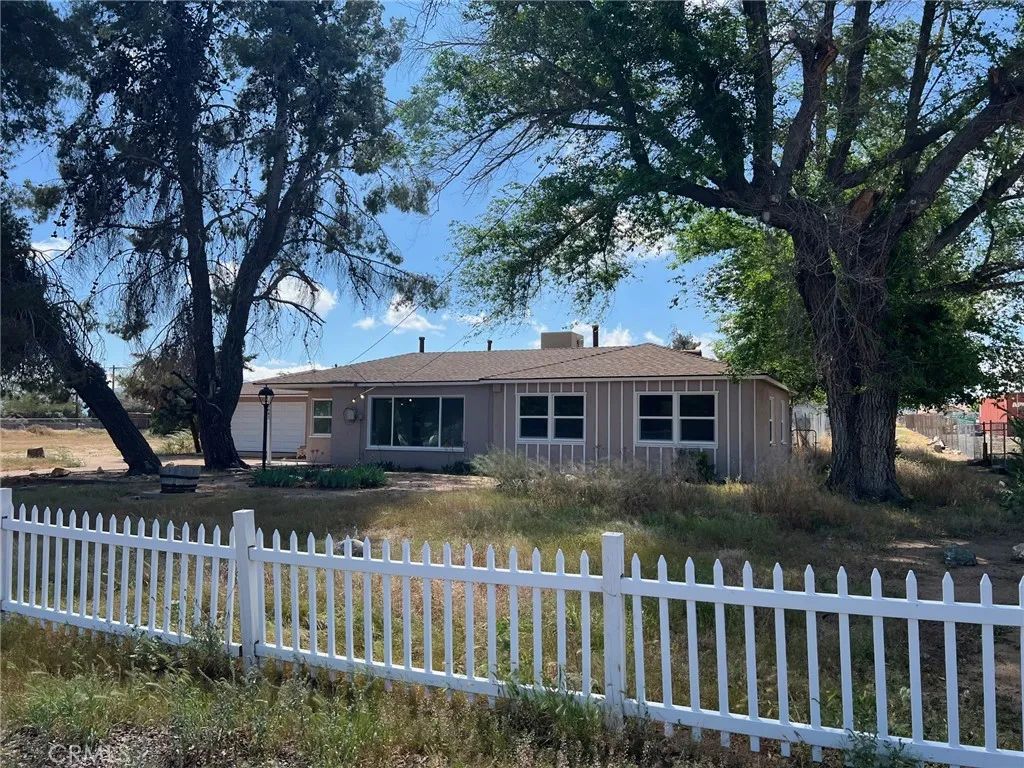 15683 Fir, Hesperia, CA 92345