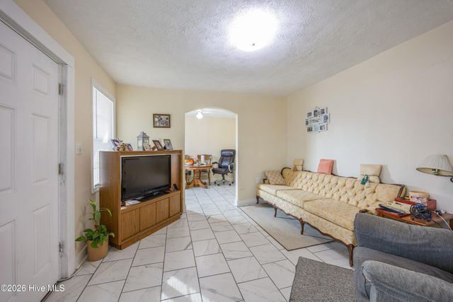 200 Southeast Boulevard, Clinton, NC 28328