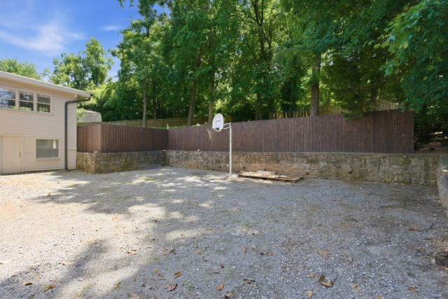 6805 Cloudland Dr, Nashville, TN 37205
