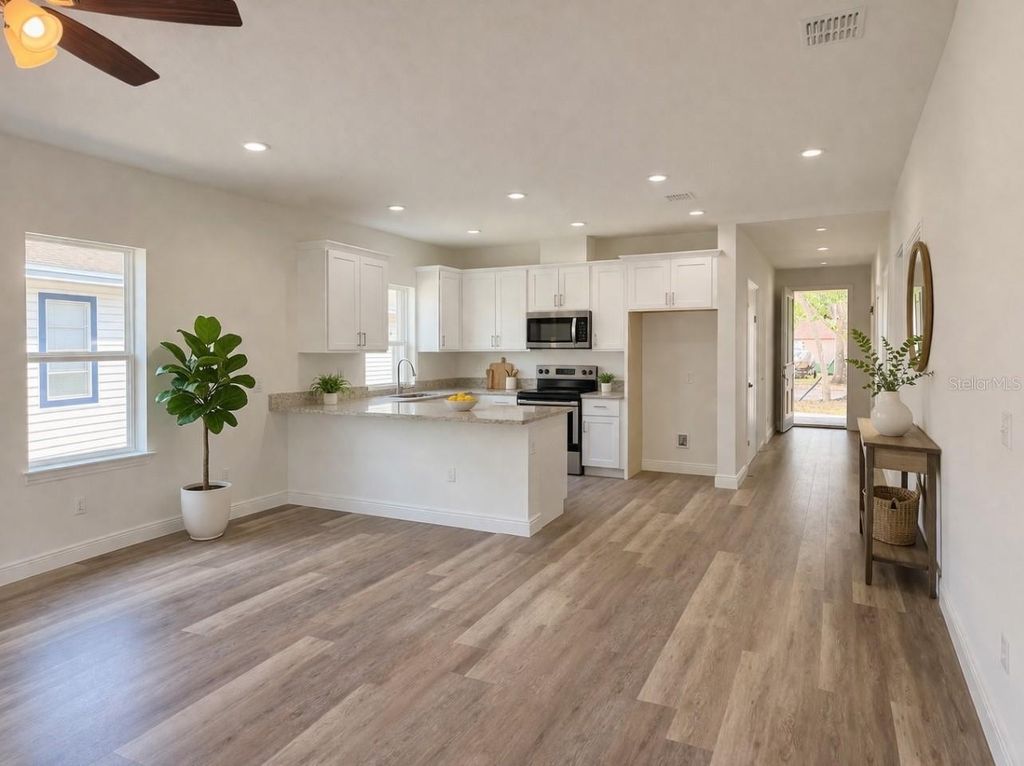 Image 24 of property listing at 1606 PEACH AVENUE, Sanford, FL 32771