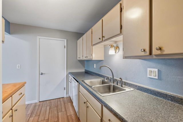 W168N11487 El Camino DRIVE, Germantown, WI 53022