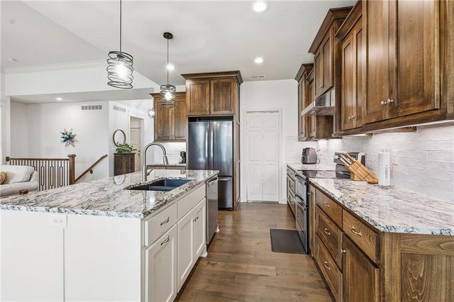 25080 W 112th Terrace, Olathe, KS 66061