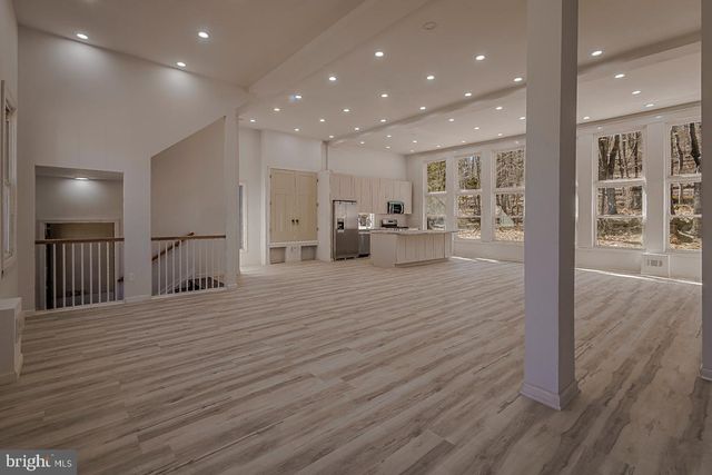 242 HOLLOW RD, Skillman, NJ 08558