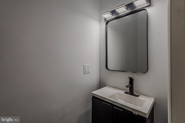 242 HOLLOW RD, Skillman, NJ 08558