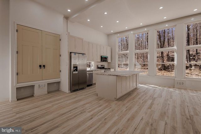 242 HOLLOW RD, Skillman, NJ 08558