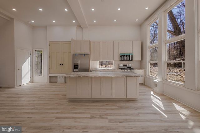 242 HOLLOW RD, Skillman, NJ 08558