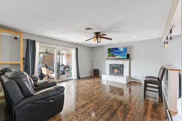 2527 S Linda Vista Street, Visalia, CA 93277