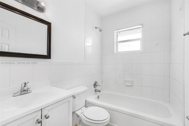 2775 Taft St 301, Hollywood, FL 33020