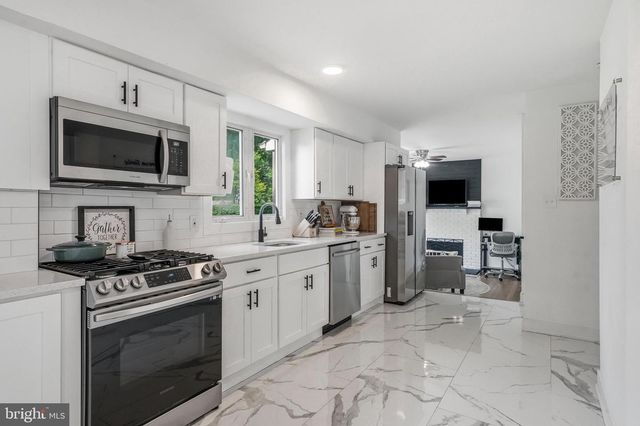 702 WOOD LN, Cinnaminson, NJ 08077