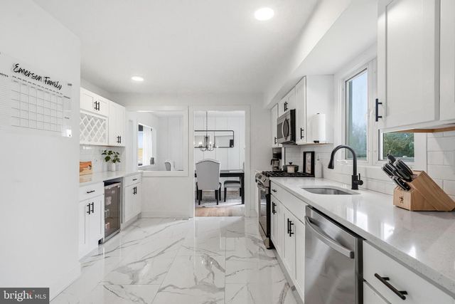 702 WOOD LN, Cinnaminson, NJ 08077