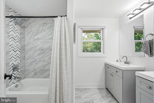 702 WOOD LN, Cinnaminson, NJ 08077