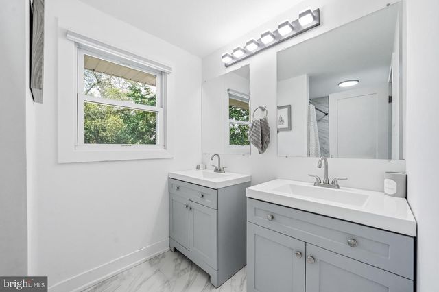 702 WOOD LN, Cinnaminson, NJ 08077