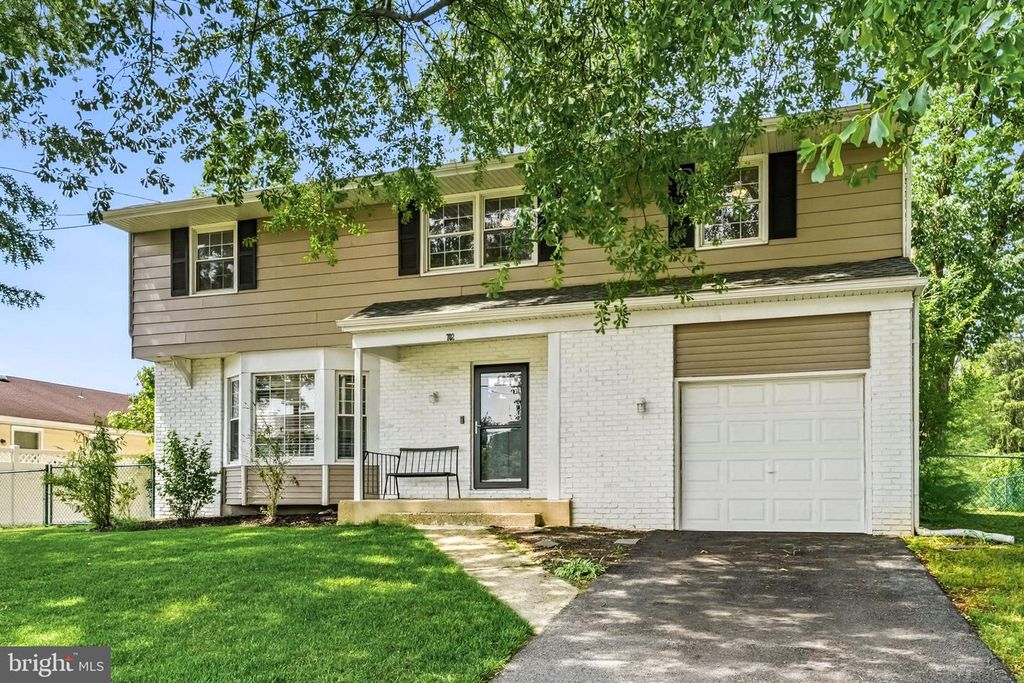 702 WOOD LN, Cinnaminson, NJ 08077