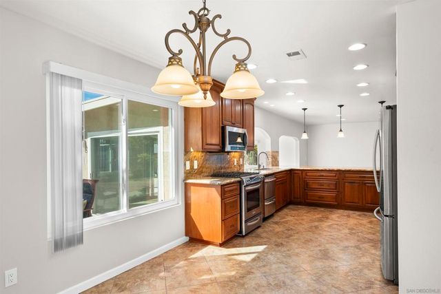 640 E J Street, Chula Vista, CA 91910