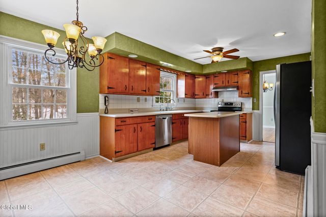 5 Huckleberry Drive, Schodack, NY 12033