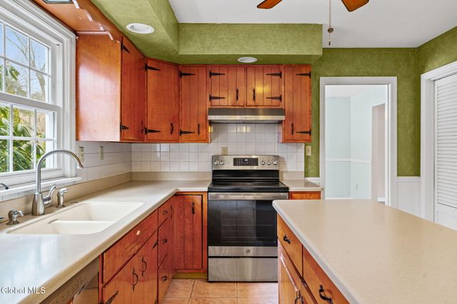 5 Huckleberry Drive, Schodack, NY 12033