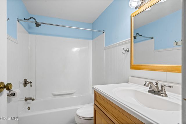 5 Huckleberry Drive, Schodack, NY 12033