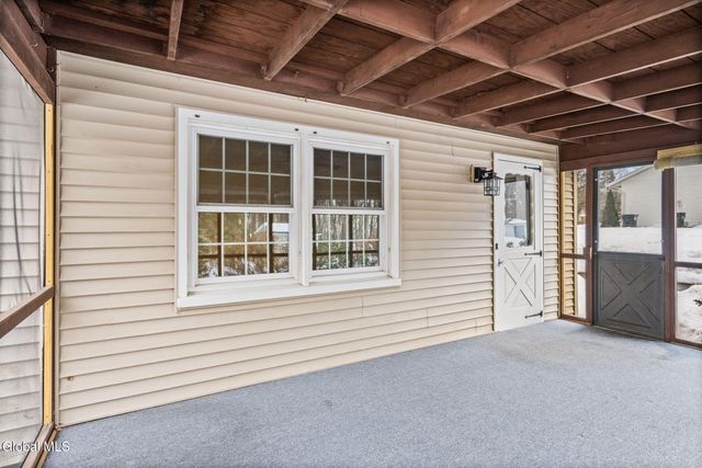 5 Huckleberry Drive, Schodack, NY 12033