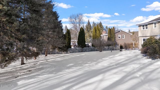 5 Huckleberry Drive, Schodack, NY 12033