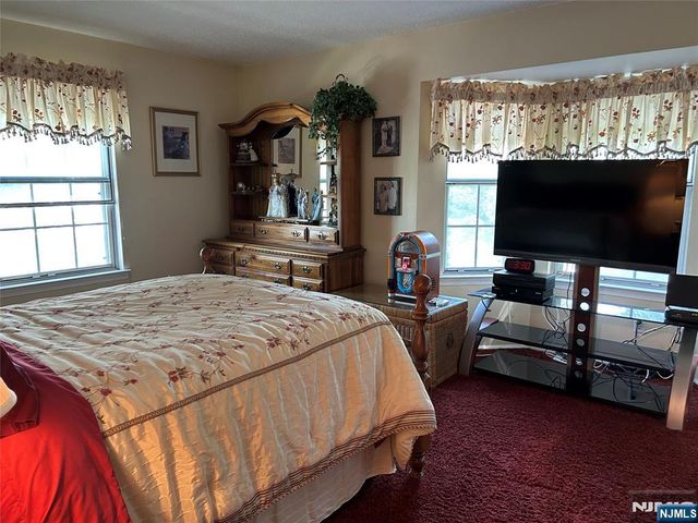 969 Juniper Way, Mahwah, NJ 07430