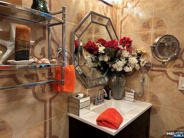 969 Juniper Way, Mahwah, NJ 07430