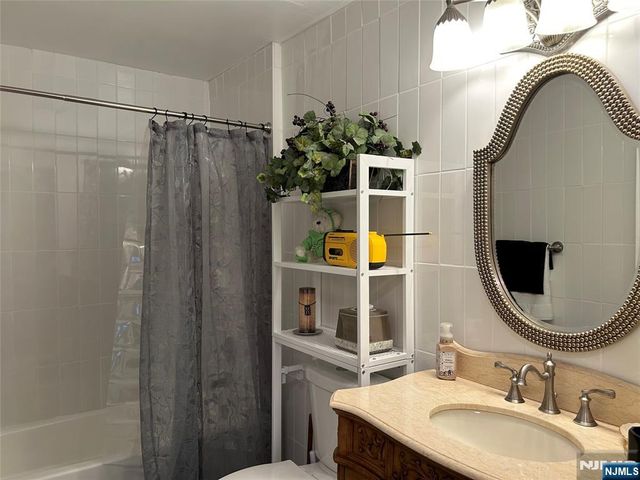 969 Juniper Way, Mahwah, NJ 07430