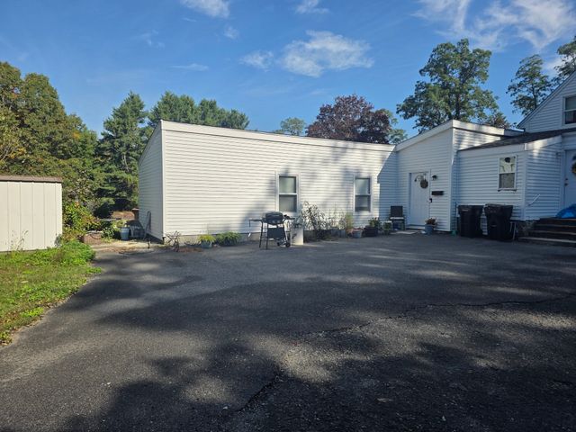 434 Hixville Rd, Dartmouth, MA 02747