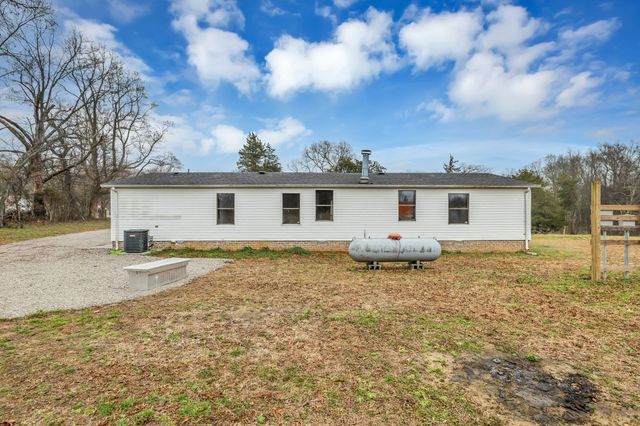 830 CALLS RD, Estill Springs, TN 37330