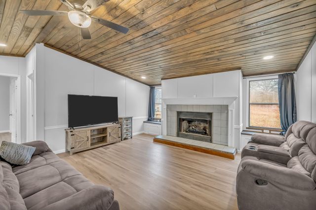 830 CALLS RD, Estill Springs, TN 37330