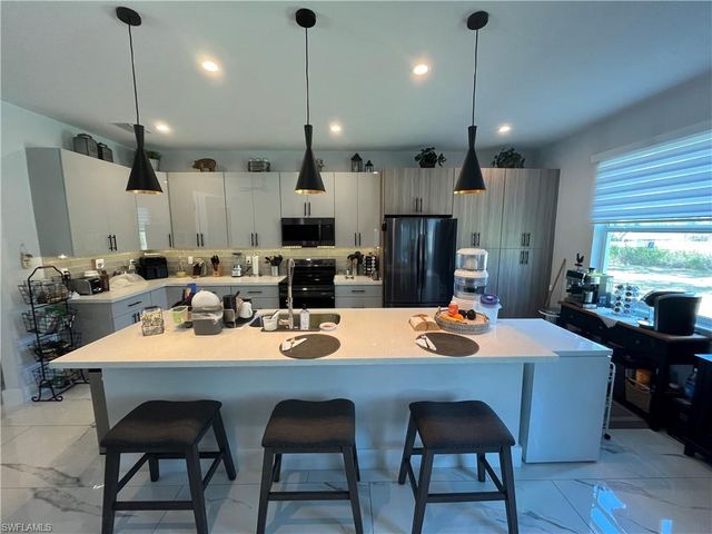 4219 58th AVE NE, Naples, FL 34120