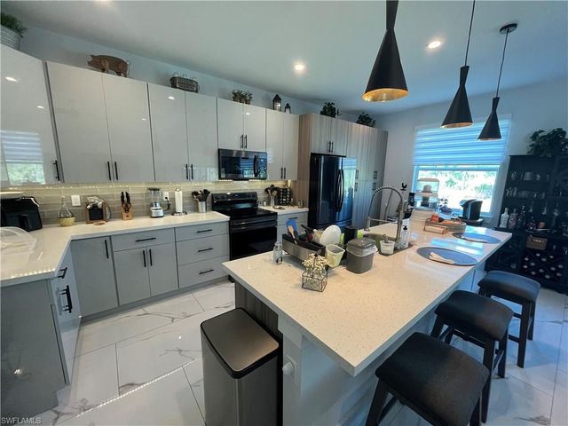 4219 58th AVE NE, Naples, FL 34120