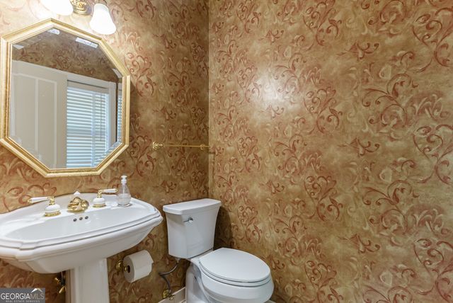 6655 Sweetwater Point, Flowery Branch, GA 30542