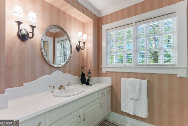 6655 Sweetwater Point, Flowery Branch, GA 30542
