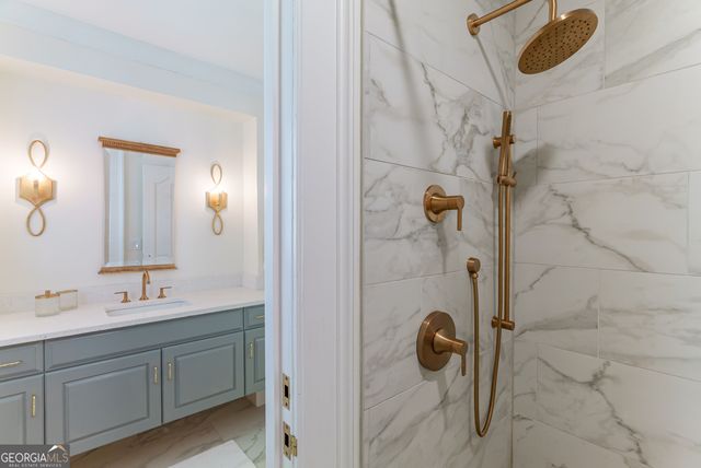 6655 Sweetwater Point, Flowery Branch, GA 30542