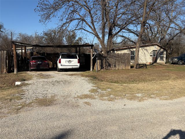 300 N Broadway, Blanket, TX 76432