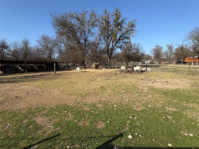 300 N Broadway, Blanket, TX 76432