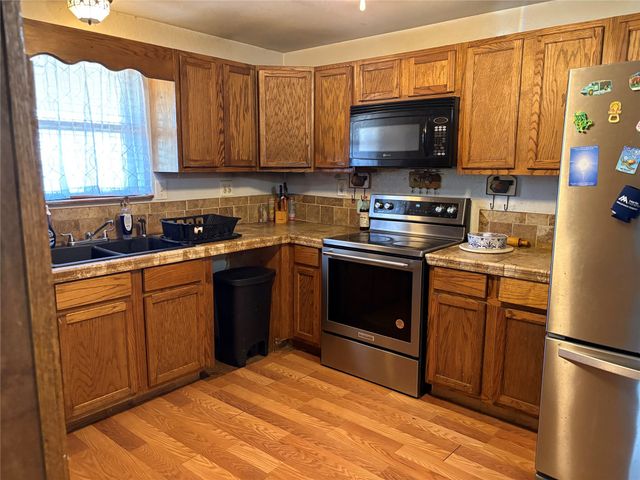 300 N Broadway, Blanket, TX 76432