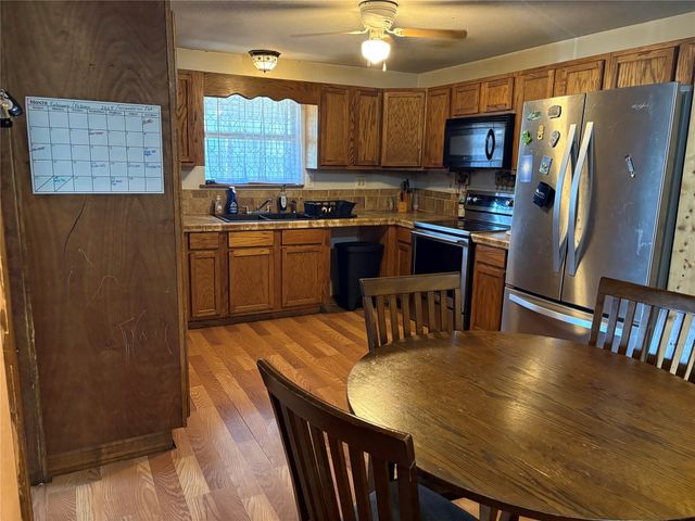 300 N Broadway, Blanket, TX 76432